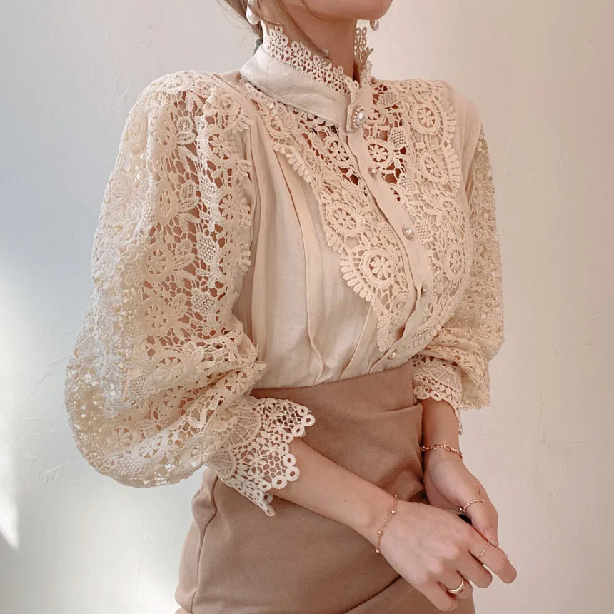 Adele Kantbloes | Vintage-elegante blouse voor dames met holle mouwen en kraag