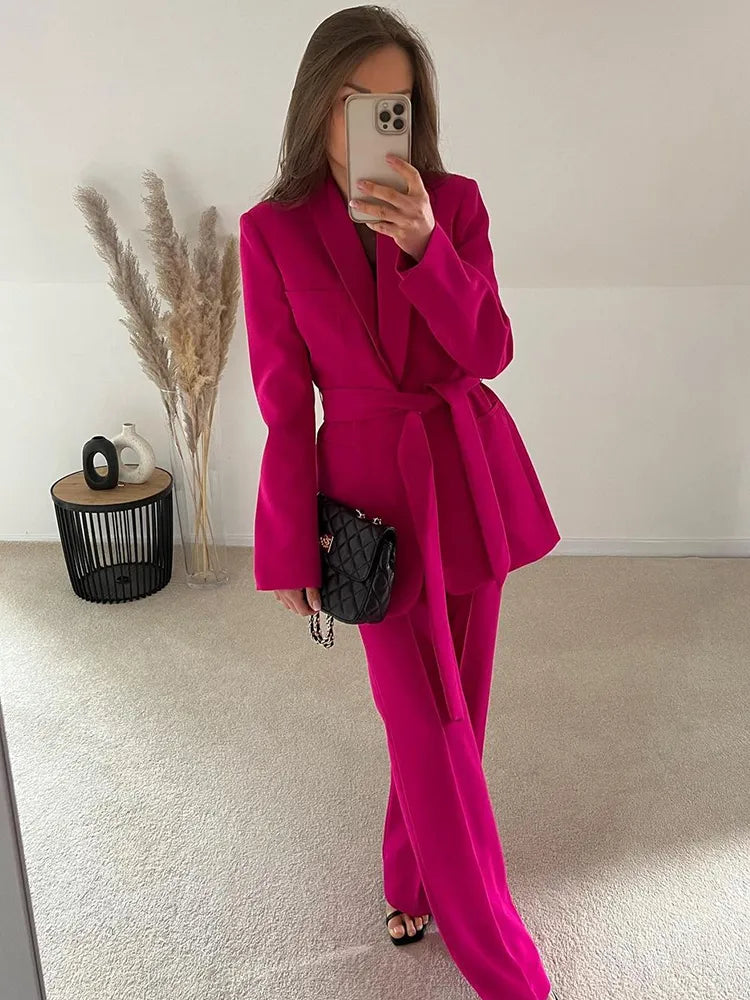 Roze 2-delige damespak met blazer en pantalon